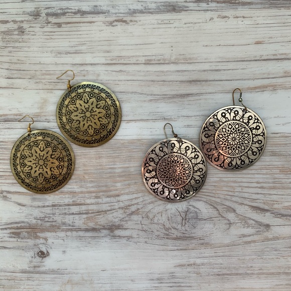 Jewelry - Large round earrings set of two